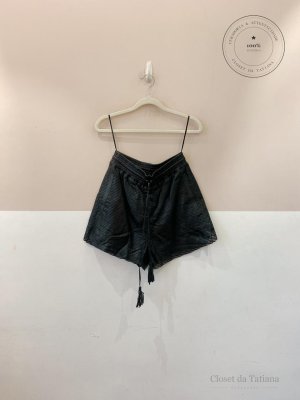 Short Couro Furadinho Cós Carol Rossato | Tam: 36